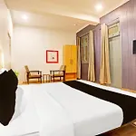 Super Townhouse Vijay Khand Gomti Nagar