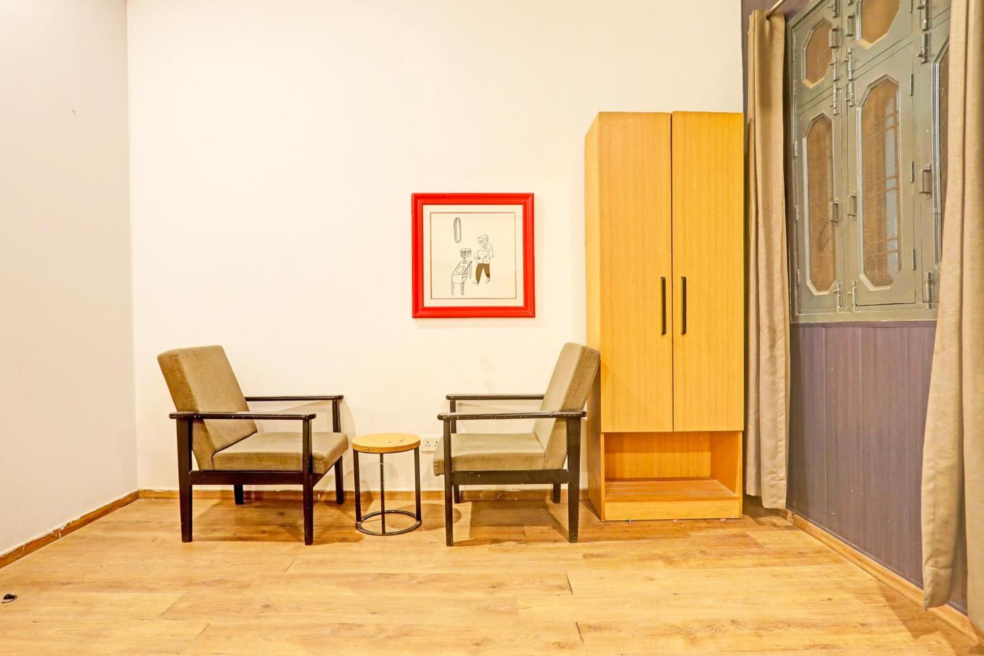 Super Townhouse Vijay Khand Gomti Nagar