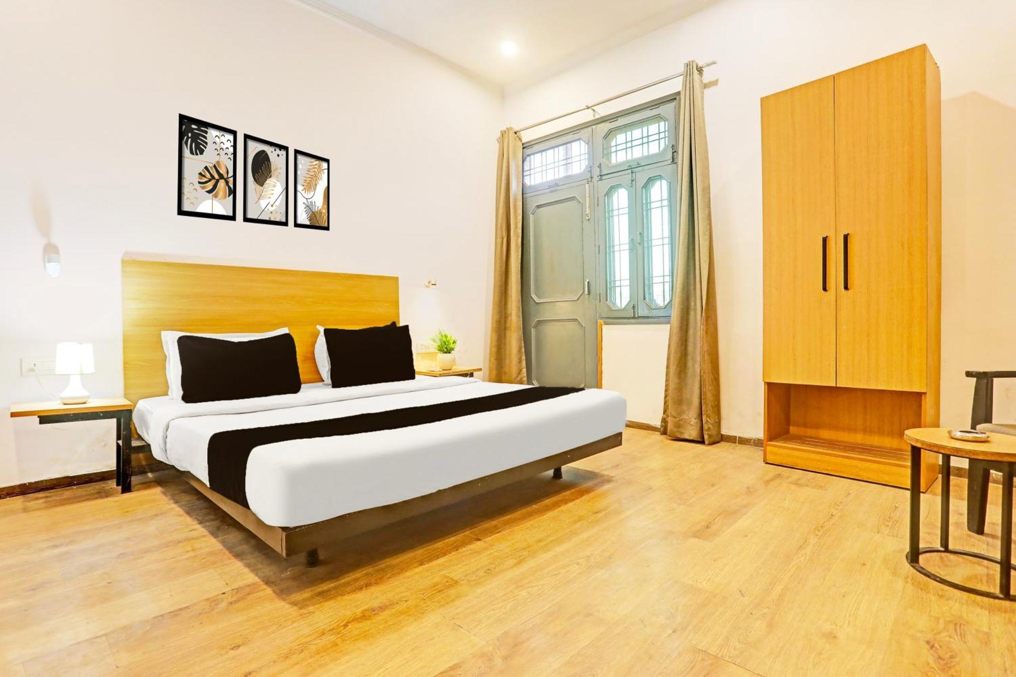 Hotel Super Townhouse Vijay Khand Gomti Nagar