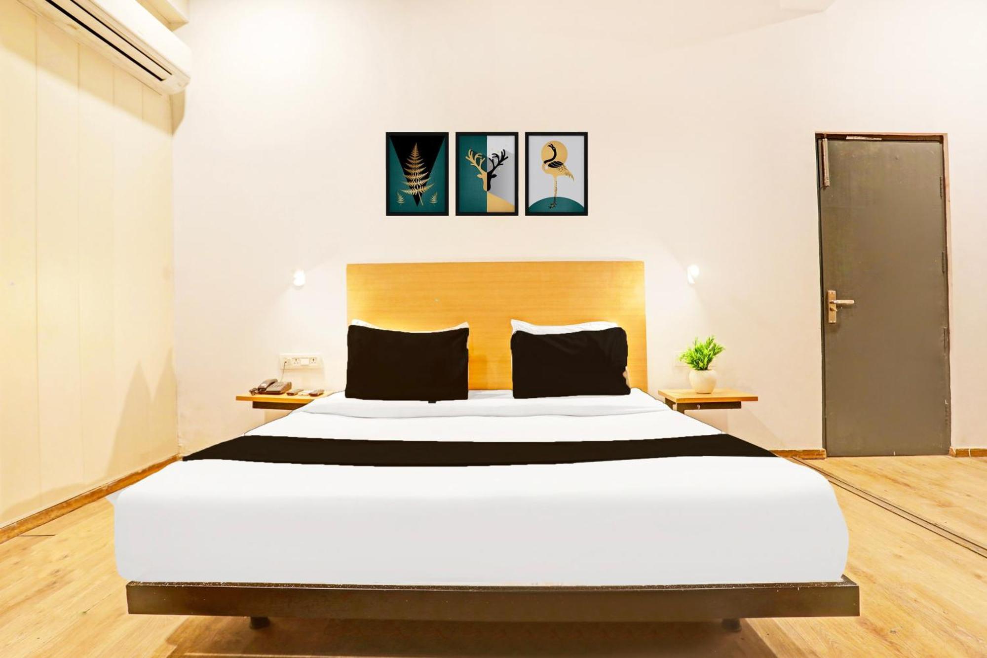 Super Townhouse Vijay Khand Gomti Nagar Hotel 4*