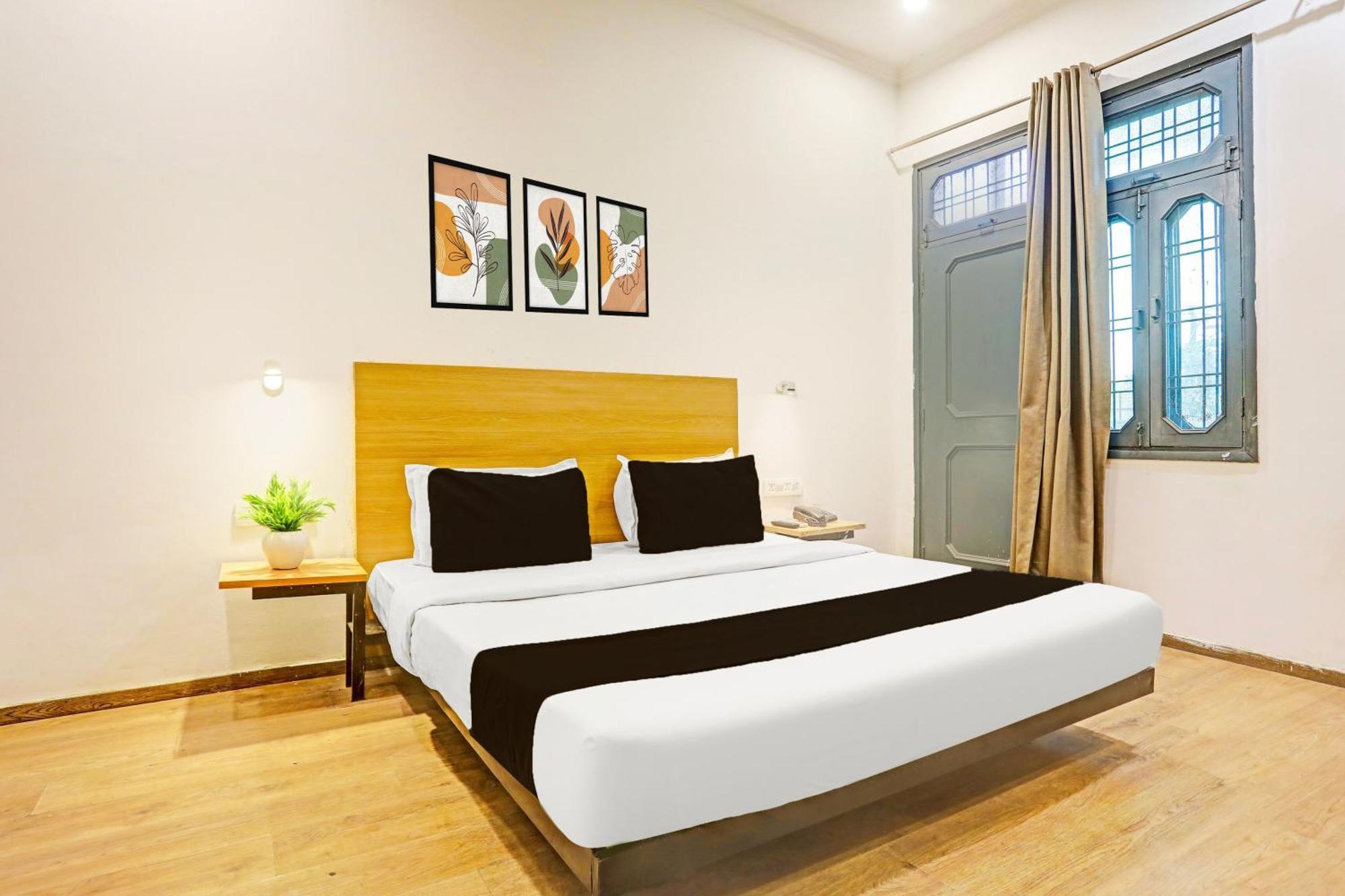 Super Townhouse Vijay Khand Gomti Nagar 4* Lucknow