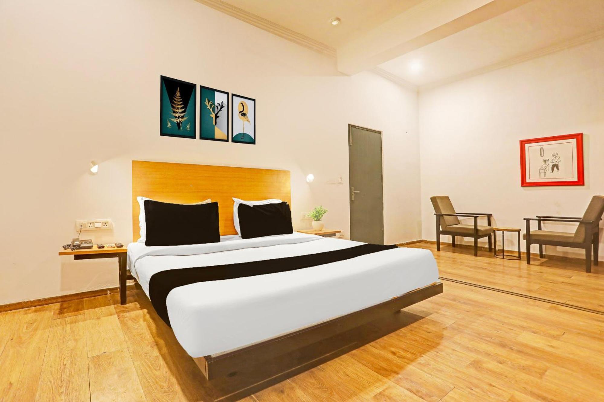 Super Townhouse Vijay Khand Gomti Nagar