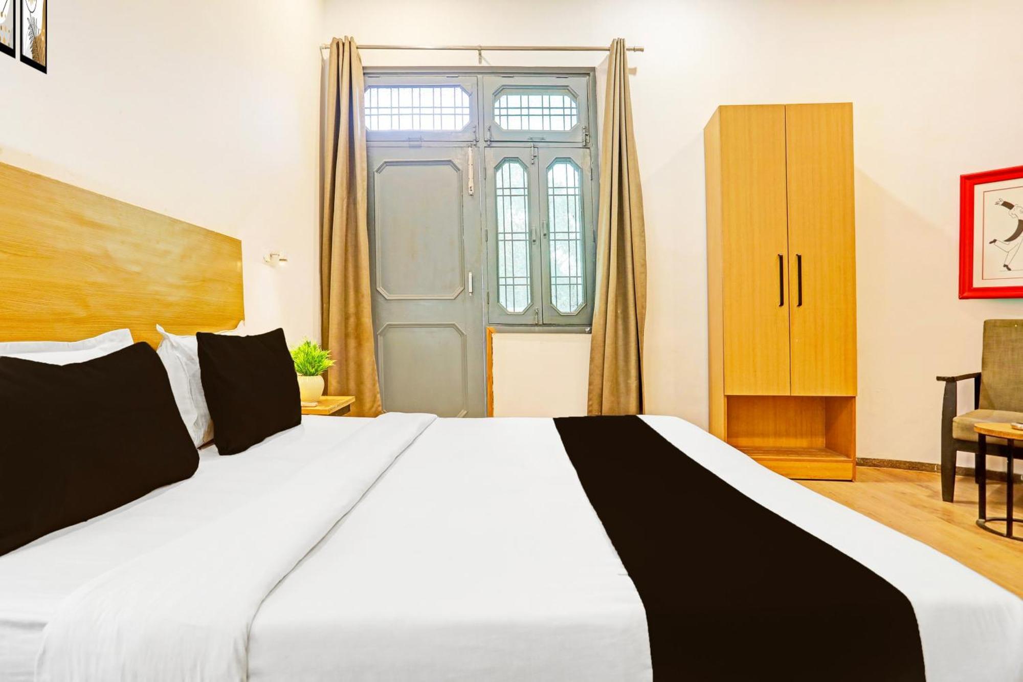 Hotel Super Townhouse Vijay Khand Gomti Nagar