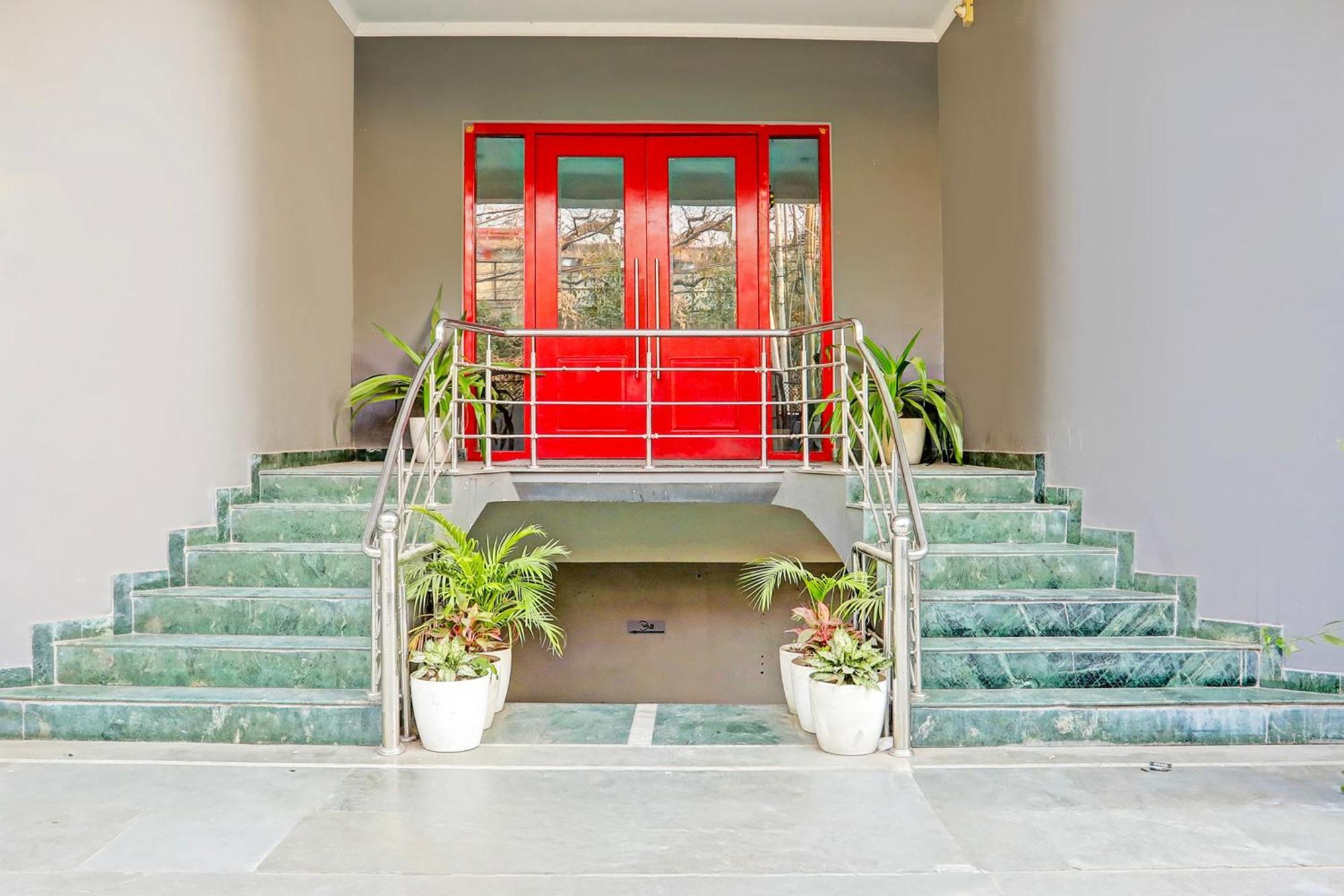 Super Townhouse Vijay Khand Gomti Nagar Hotel 4*