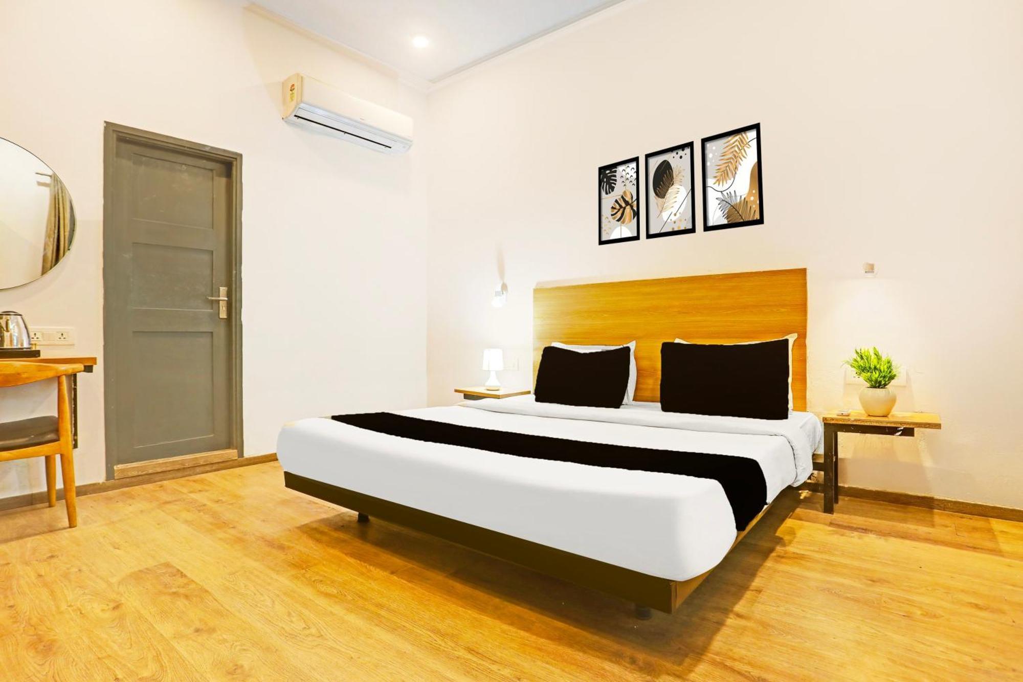Super Townhouse Vijay Khand Gomti Nagar